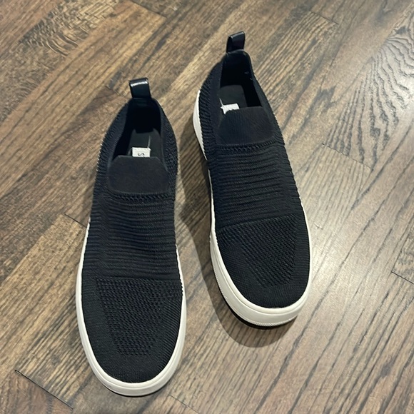 Steve Madden slip on sneakers - Picture 1 of 4
